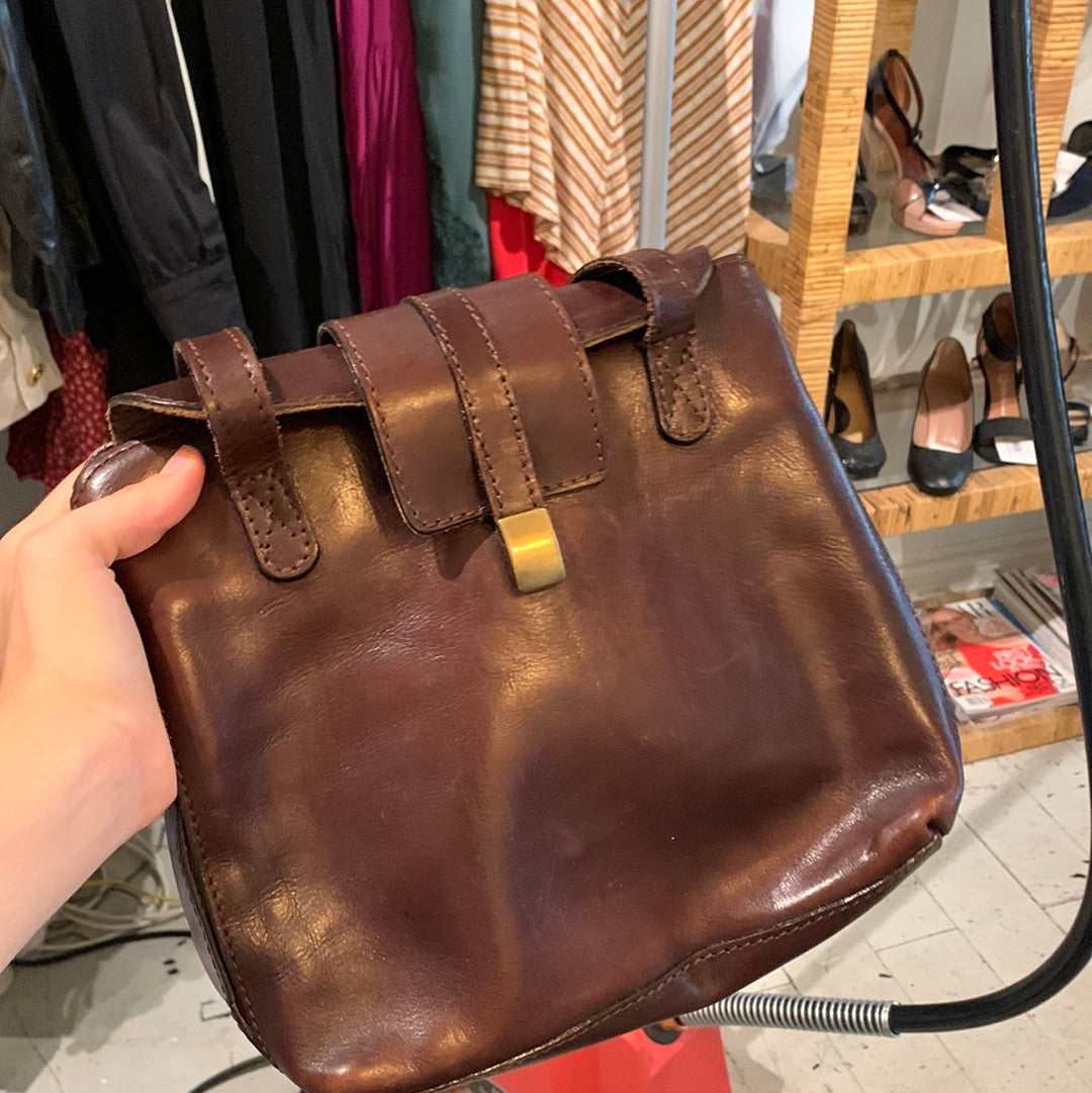 Pegabo brown leather handbag