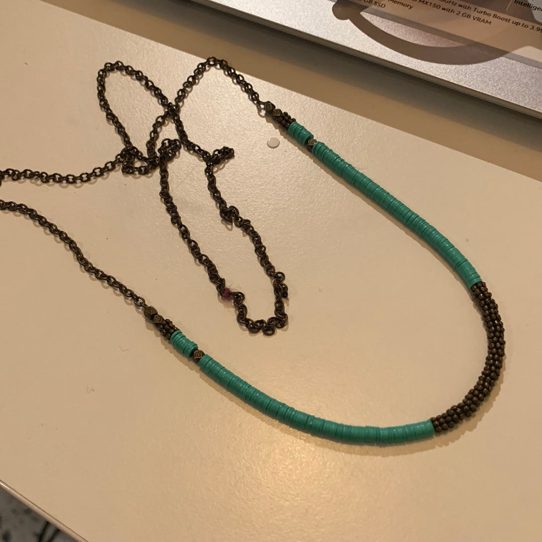 Collier avec perles turquoise