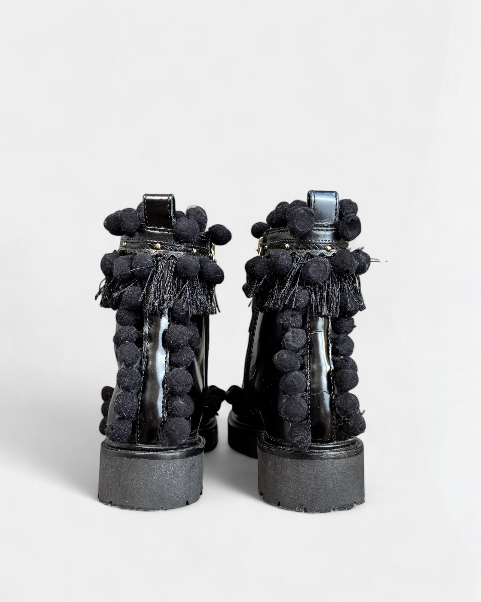 Twinset black ankle boots with pompoms, 37