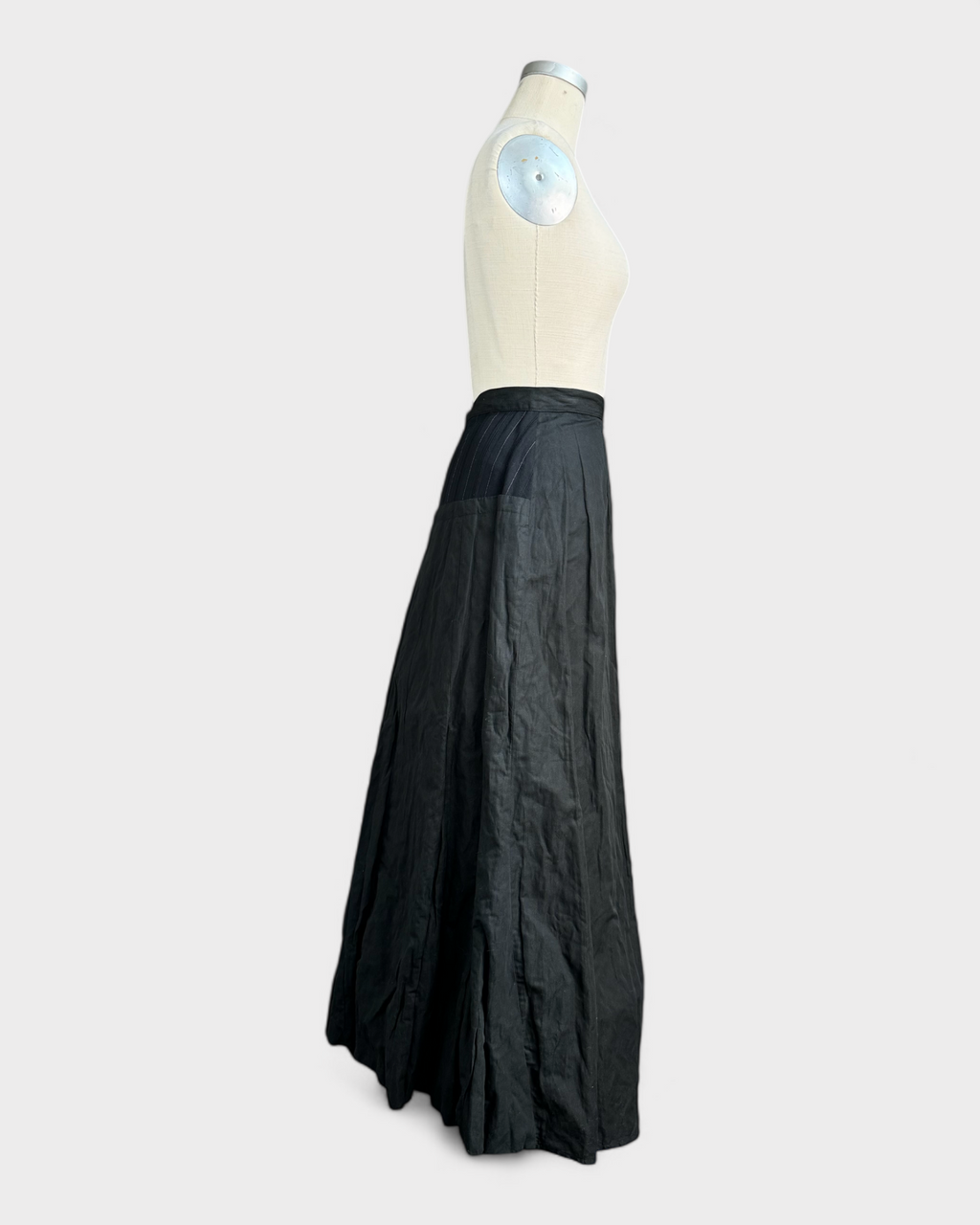 Black skirt, Sarah Pacini, 2