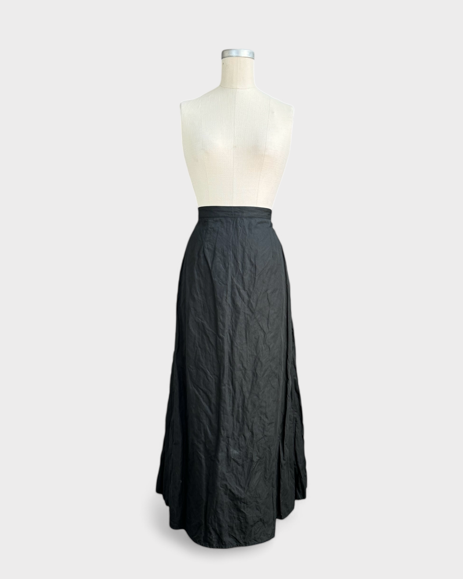 Black skirt, Sarah Pacini, 2