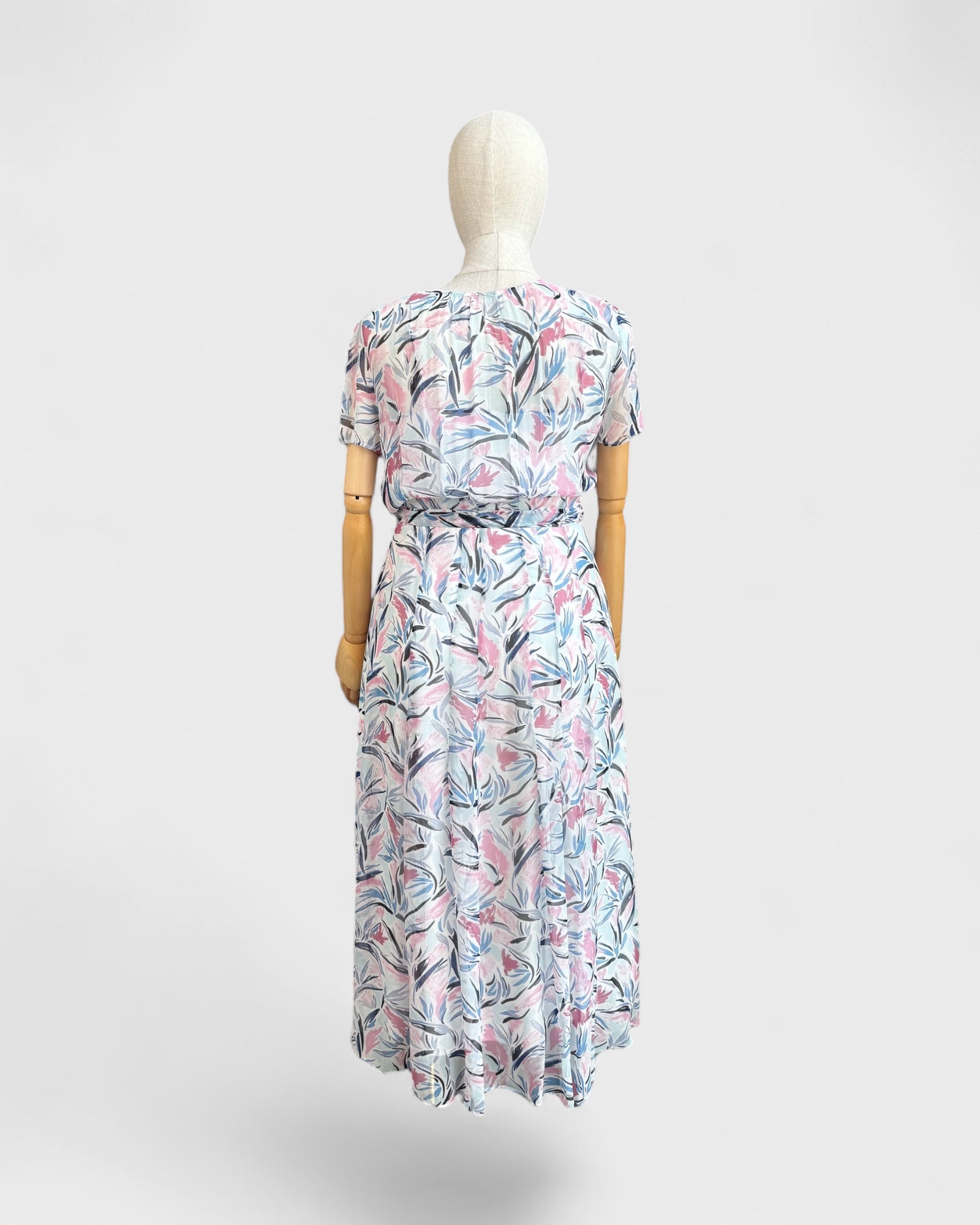 Robe transparente imprimée Blanc bleu rose Club Monaco , 12